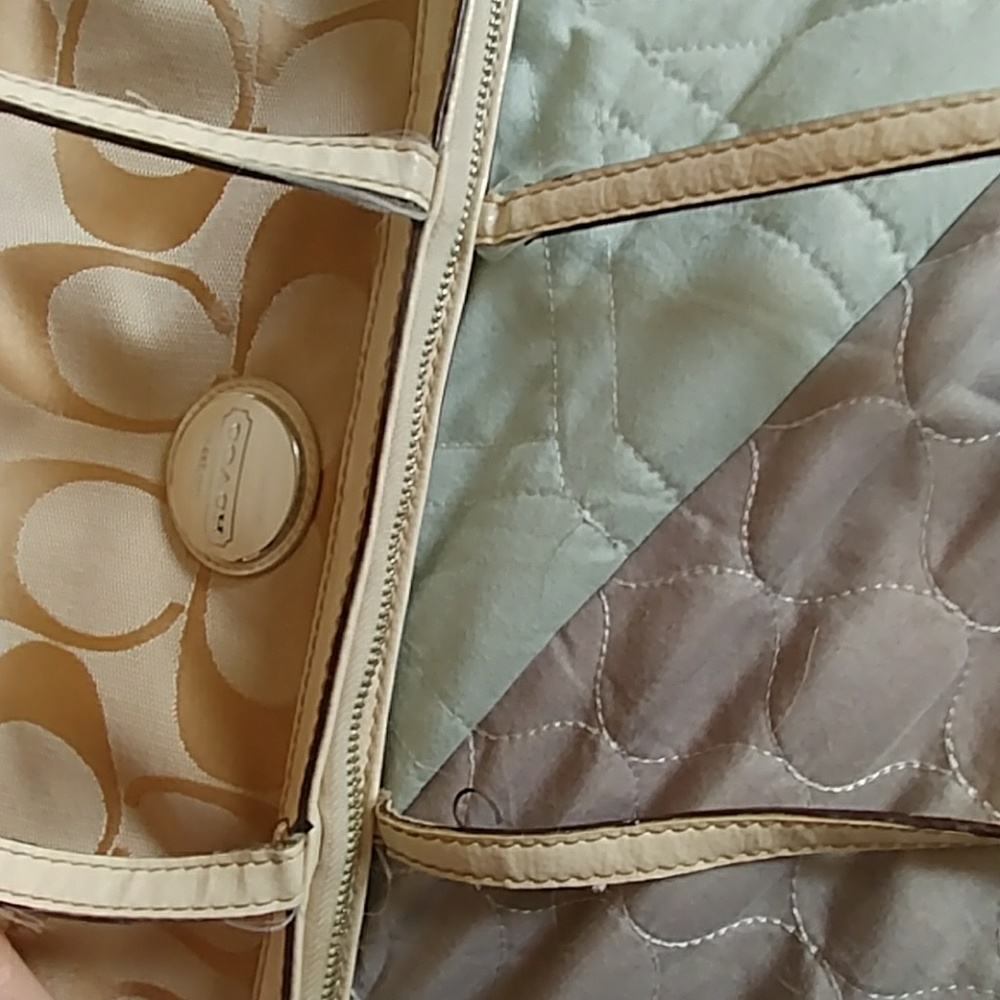 SOLD! Cream coach purse - Picture 3 of 4
